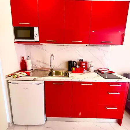 Miss Flora Olympia Апартаменты